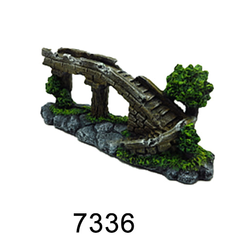 Aquarium simulation arch bridge landscape